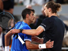 Zverev nadigral španskega najstnika, mladi Slovenec suvereno napredoval