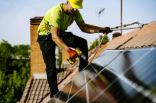 Verschärfung auch bei PV-Förderung: Weniger Geld fürs Einspeisen von PV-Strom: OeMAG-Marktpreis könnte sinken
