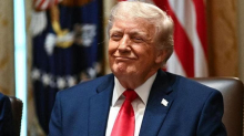 Dazi fino al 12,5% per 60 Paesi: l’ultima mossa di Trump è contro il lavoro forzato. Ue nel mirino