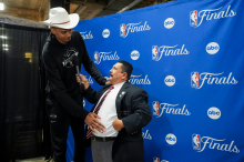 Finale, prva tekma, ob 2.30: San Antonio – New York