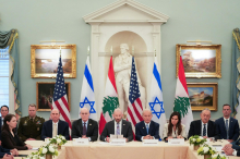 Izrael in Libanon dosegla dogovor o uresničevanju premirja. Izrael kljub temu izvedel nove napade.