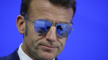 Sull'orlo del fallimento la fabbrica di lenti degli occhiali da Top Gun di Emmanuel Macron
