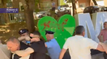 HAOS U SEVERNOJ MITROVICI, UHAPŠENI SRPSKI ČELNICI GRADA! Policija odgurala i privela gradonačelnika, Milan Radojević poručio: 