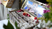 DANAS ISPRAĆAJ SVETINjE: Pojasu Presvete Bogorodice se poklonilo 800.000 vernika