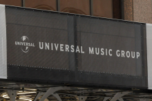 Po neuspelem odkupu Universal Music Group se vlagatelj Bill Ackman umika iz podjetja