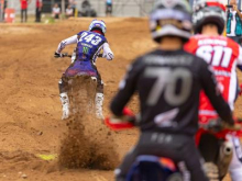 Tim Gajser po slabšem štartu daleč za največjimi tekmeci