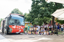 Bibliobus murskosoboške knjižnice v Porabje vozi knjige že 25 let