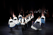 Na Maroltovem srečanju v Žalcu slavili folklorni skupini AFS France Marolt in ŽKUD Tine Rožanc