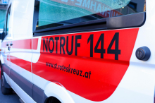 Sankt Peter am Ottersbach, : Zwei Frauen nach Partynacht bei Autounfall verletzt