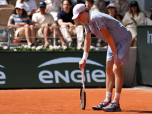 Jannik Sinner pred Wimbledonom ne bo igral na travi