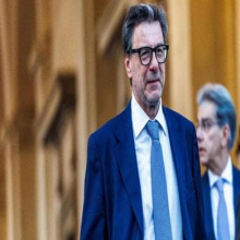 Mps, Giorgetti a Repubblica: “L’offerta di Intesa? Chi paga di più...”
