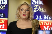 Snežana Đurišić u udžbeniku za osmake: Javnost u šoku, a evo šta na to kaže pevačica - Oglasile se autorke