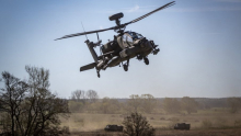 UZBUNA KOD ORMUZA: Survao se američki helikopter Apač