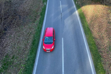 Alkoholisiert: Eingeklemmte 22-Jährige musste aus Auto befreit werden