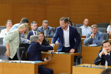 V poslanske klopi sedli štirje nadomestni poslanci