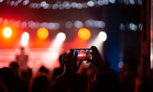 Možete li uživati u koncertu bez mobitela? Neki glazbenici uvode zabrane