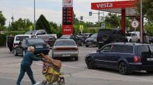 Nepregledne kolone na pumpama. Rusi bijesni: 'Što je ovo, pa bolje da si kupim konja'
