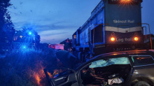 Autom naletio na vlak kod Pakraca: Jedan čovjek ozlijeđen