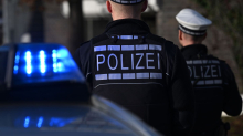Unter Alkoholeinfluss: Ohne Motor: 25-Jähriger fährt mit E-Scooter auf Autobahn