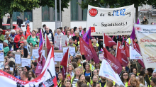 Reform: Spardruck bei Kassenausgaben wächst - Weiter Proteste