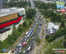 ŠPIC PARALISAO NOVI BEOGRAD! Kolona ka gradu ide od Palate Srbija, ka Novom Beogradu od Zelenog venca – opšti krkljanac kod TC Ušće (FOTO)