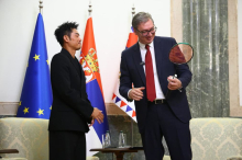 VUČIĆ SE SASTAO SA NAJVEĆIM SVIH VREMENA! Lin Dan predsedniku uručio reket, imao posebnu želju - 
