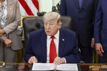 Trump: Pravkar smo dosegli izjemen dogovor z Iranom glede vojne