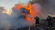 STRAVIČNE SCENE Sedmero mrtvih u sudaru u Mađarskoj, minibus se zabio u kamion
