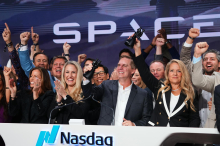 Größter Börsengang der Geschichte: Fulminantes Börsen-Debüt: Kurs von SpaceX dürfte um 30 Prozent zulegen