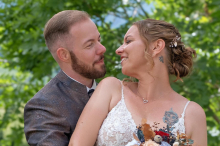  Limousinenfahrt und versteckte Ringe: Hochzeit von Michaela und René