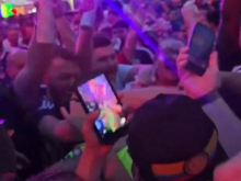 Ameriški policist spravil Škote v delirij #video