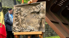 Nemci v Dinant vrnili spomenik žrtvam prve svetovne vojne, ukraden v drugi svetovni vojni