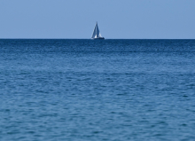 V trčenju katamarana in jadrnice med otokoma Brač in Šolta trije mrtvi