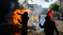 Genf: Steine fliegen, Scheiben bersten: Protest gegen G7 eskaliert