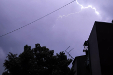 UKINUTA VANREDNA SITUACIJA ZBOG NEVREMENA! Posle oluje, grada i jakog vetra oglasio se MUP