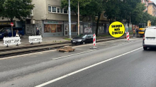 FOTO Autom zapeo u tračnicama na raskopanoj Branimirovoj