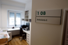 Društvo Srebrna nit poziva vodstvo ZD Ljubljana, naj odstopi od načrtovanih sprememb dela zdravnikov