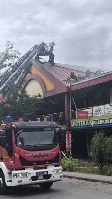 JUTRO POSLE VELIKOG POŽARA U TRŽNOM CENTRU U BLOKU 45: Šta je ostalo posle stihije, šef smene vatrogasaca: Opasnosti više nema, od 600 lokala, izgorelo 40
