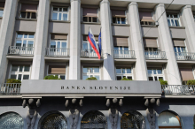 Posodobljeno gospodarsko napoved bo objavila Banka Slovenije, pričakovati je znižanje rasti BDP-ja