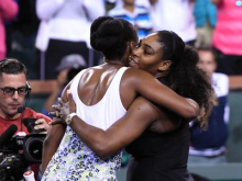Serena Williams v Wimbledonu skupaj s sestro Venus
