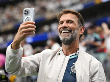 Nizozemski as kritiziral Fifo, Kloppove ostre besede poskrbele za zmedo