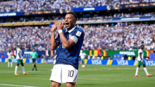 Fußball-WM: Mbappé eröffnet: Frankreich startet mit Sieg in Titelmission