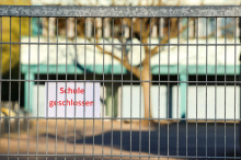 Schüler wegen Gefährdung der Sittlichkeit von Schule ausgeschlossen