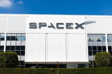 SpaceX za 60 milijard dolarjev kupuje Cursor