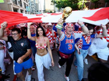 Hrvati zavzeli Dallas, seveda ne manjka Ivana Knoll #video
