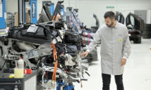 FOTO Zavirili smo u Rimčevu tvornicu u kojoj nastaju baterije za BMW i7: Svake 52 sekunde nastaje novi modul