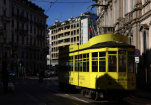 Milano: Vozniki tramvajev na WhatsAppu seksistično komentirali potnice