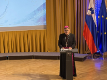 Škof Matjaž: Iščemo nove oblike pastoralnega dela, ki bodo omogočale prehod k osebni veri