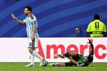 Fußball-WM: Die Schiedsrichter lassen die Karten stecken