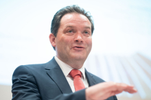 Totschnig kontert in der ZiB2: Kahlschlag bei Klimaförderungen? Minister wehrt sich gegen Kritik